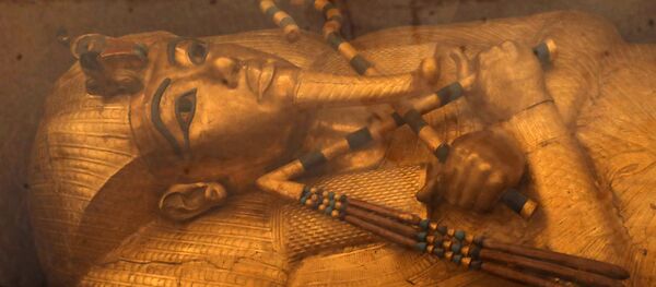 O sarcófago dourado do faraó Tutancâmon que faleceu ainda na adolescência - Sputnik Brasil