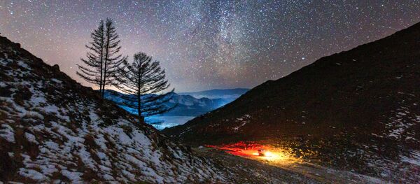 Via Láctea no vale do rio Anga que deságua no lago Baikal, Rússia (imagem referencial) - Sputnik Brasil