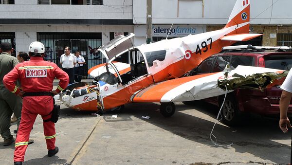 Avião pequeno da Força Aérea do Peru (FAP) após acidente - Sputnik Brasil