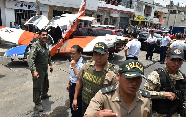 Avião pequeno da Força Aérea do Peru (FAP) após acidente - Sputnik Brasil