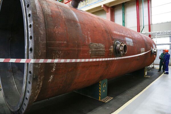 Trabalho de revisão total na sala das turbinas da usina nuclear de Kola, na região de Murmansk, Rússia. - Sputnik Brasil