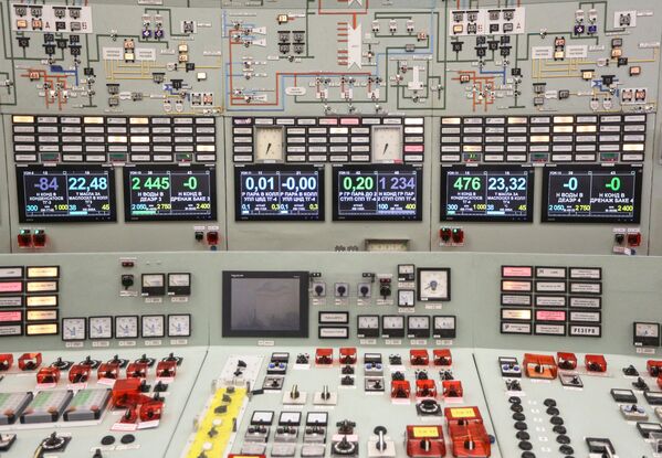 Imagem mostra painel de controle dos reatores da usina nuclear de Kola, localizada na região de Murmansk (Rússia) - Sputnik Brasil