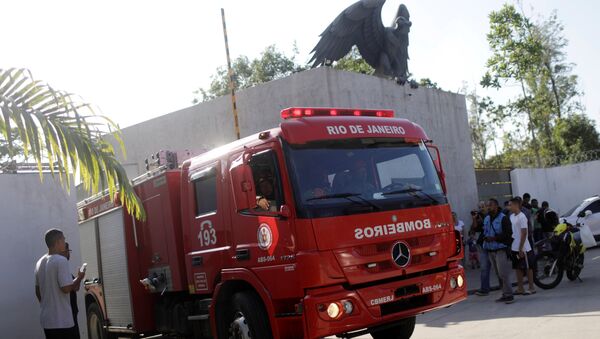 Bombeiros no Centro de Treinamento do Flamengo após incêndio que deixou 10 mortos - Sputnik Brasil
