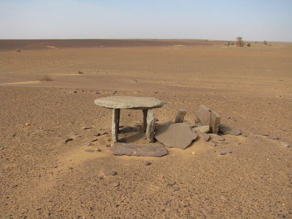 Dolmens encontrados no deserto do Saara - Sputnik Brasil