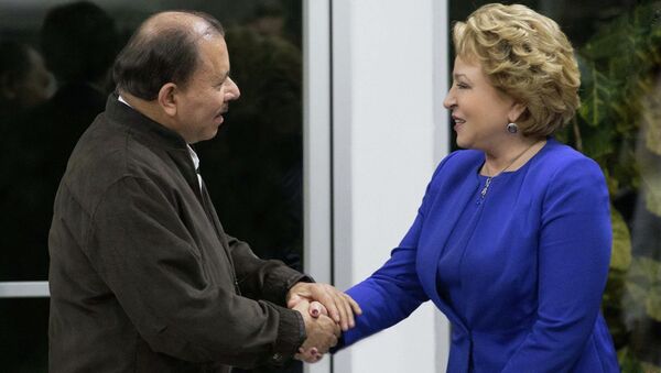 Presidente da Nicarágua, Daniel Ortega, com Valentina Matvienko, presidente do Conselho da Federação, câmara alta do parlamento russo - Sputnik Brasil