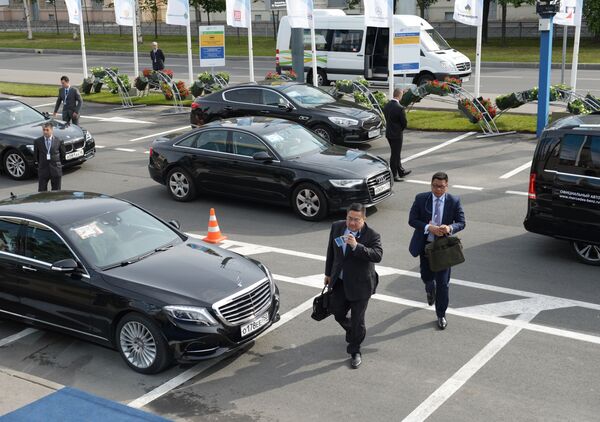 Chegada de participantes do SPIEF 2015 - Sputnik Brasil