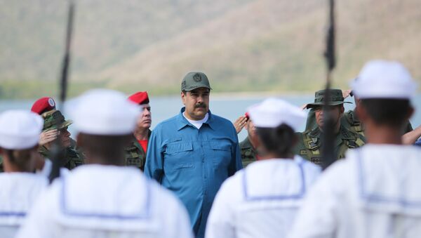 O presidente da Venezuela, Nicolás Maduro, durante exercícios militares em Turiano, na Venezuela, dia 3 de fevereiro de 2019. - Sputnik Brasil