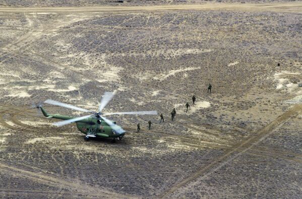 Helicóptero soviético em Hindu Kush - Sputnik Brasil