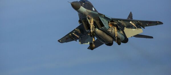 Caça multifuncional MiG-29 durante voo de treinamento Caça multifuncional MiG-29 durante voo de treinamento - Sputnik Brasil