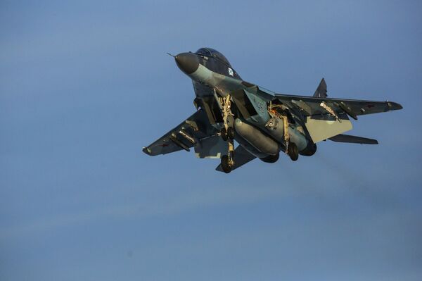 Caça russo MiG-29 é acionado para escoltar avião espião britânico no mar de Barents - Sputnik Brasil