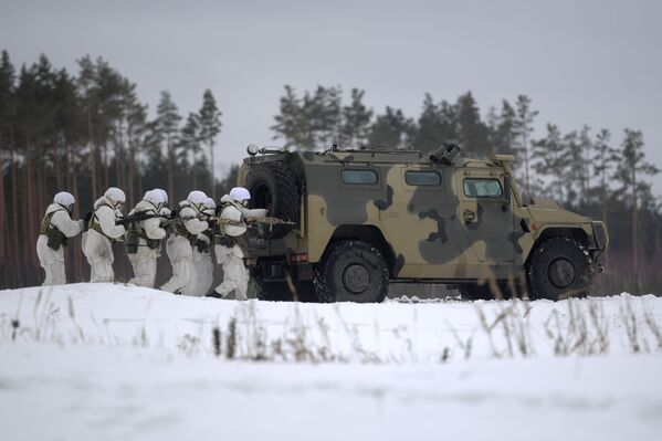 Treino tático dos militares das forças especiais russas no polígono de Dubrovka, Rússia - Sputnik Brasil