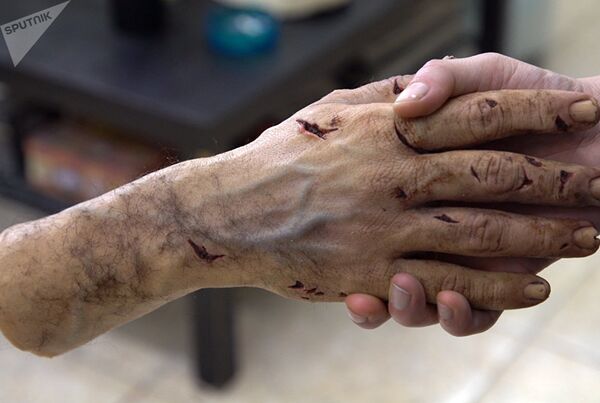 Mão falsa criada pelo artista plástico Prokopis Vlaseros Mão falsa criada pelo artista plástico Prokopis Vlaseros - Sputnik Brasil