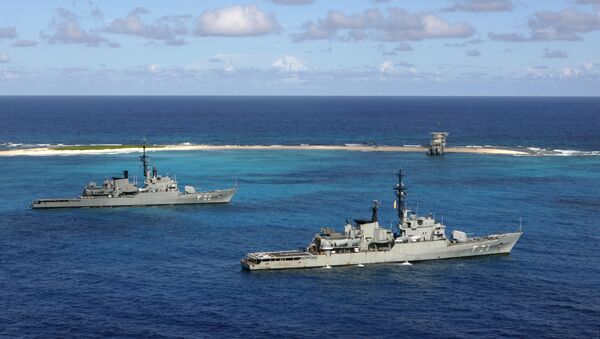 Navios de guerra da Marinha venezuelana General Soublette e Admirante Brion ancoram em Isla de Aves - Sputnik Brasil