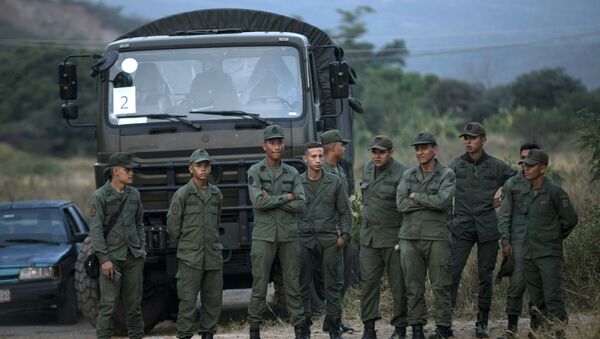 Militares venezuelanos na fronteira com a Colômbia - Sputnik Brasil