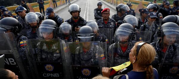 Situação na fronteira entre a Venezuela e a Colômbia - Sputnik Brasil