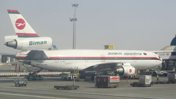 Um avião de Biman Bangladesh Airlines no aeroporto internacional de Shah Amanat (foto do arquivo). - Sputnik Brasil
