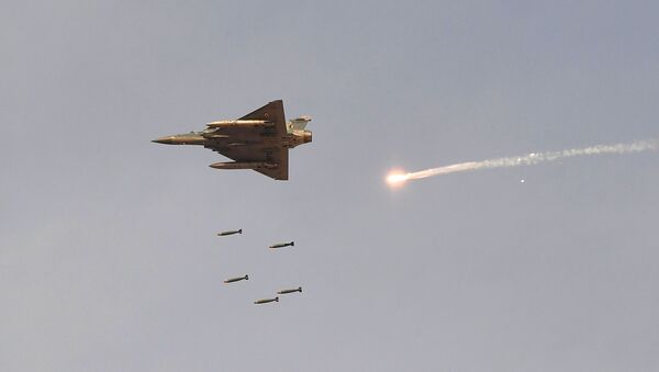 Caça Mirage 2000 da Força Aérea da Índia - Sputnik Brasil