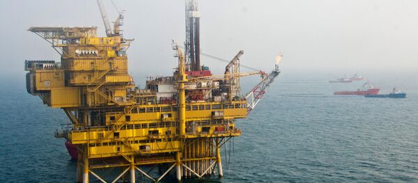 Plataforma petrolífera na baia de Bohai - Sputnik Brasil