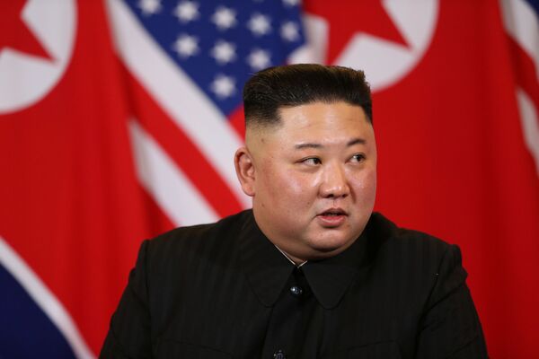 O líder norte-coreano Kim Jong-un durante seu encontro com o presidente dos EUA Donald Trump - Sputnik Brasil