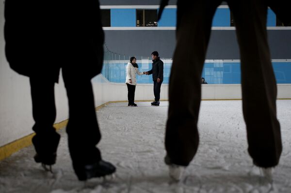 Pista de patinagem em Pyongyang - Sputnik Brasil