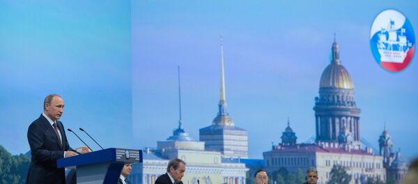 Vladimir  Putin no Fórum Econômico Internacional de São Petersburgo - Sputnik Brasil