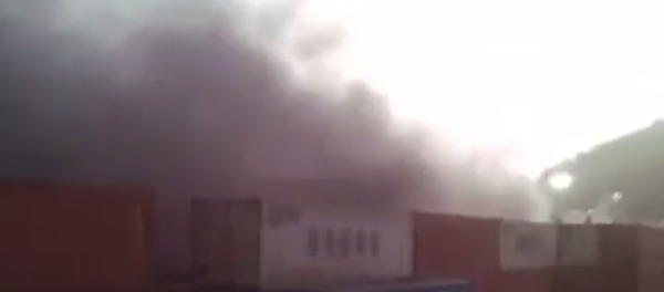 Armazéns incendiados em La Guaira, Venezuela - Sputnik Brasil