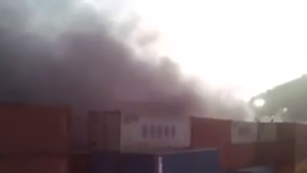 Armazéns incendiados em La Guaira, Venezuela - Sputnik Brasil