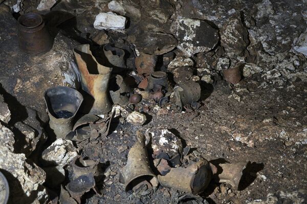 Artefatos maias na caverna Balamkú Artefatos maias na caverna Balamkú - Sputnik Brasil