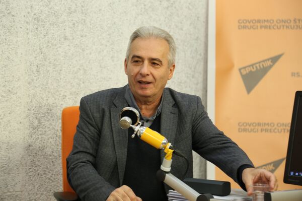 O deputado Milovan Dretsun, presidente da Comissão para o Kosovo e Metohija no Parlamento sérvio - Sputnik Brasil