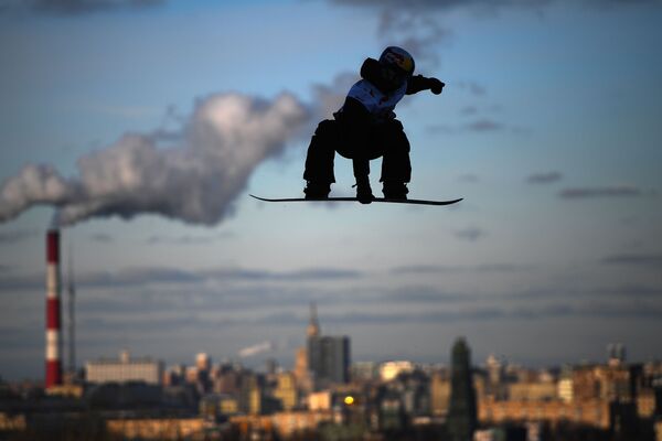 Atleta russo, Mark Teymurov, na turnê mundial de snowboarding Grand Prix De Russie 2019, em Moscou, Rússia - Sputnik Brasil