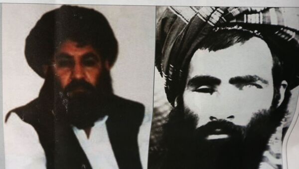 Mullah Akhtar Mansoor und Mullah Mohammad Omar - Sputnik Brasil