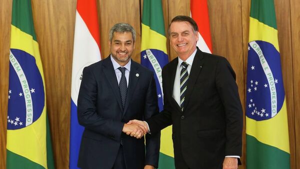 O presidente Jair Bolsonaro recebe o presidente do Paraguai, Mario Abdo Benítez, no Palácio do Planalto, em Brasília. - Sputnik Brasil