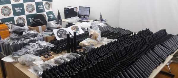 Polícia Civil apreende 117 fuzis na casa de amigo do suspeito de ter atirado em Marielle - Sputnik Brasil