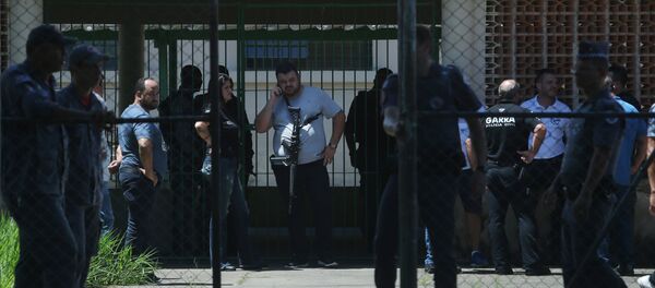 Polícia na Escola Estadual Raul Brasil depois do tiroteio em que 8 foram assassinados, Suzano, São Paulo, 13 de março de 2019 - Sputnik Brasil