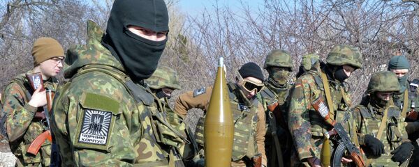 Membros do Regimento Azov, em Mariupol. - Sputnik Brasil