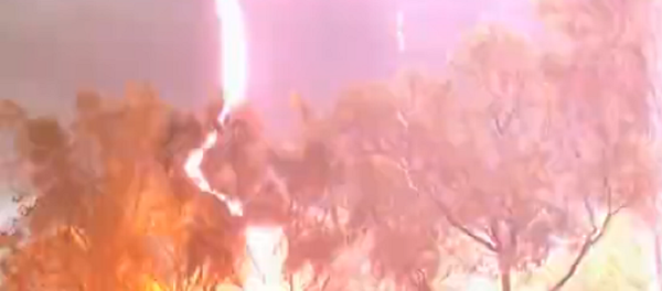 Relâmpago 'incendia' festival de música na Austrália - Sputnik Brasil