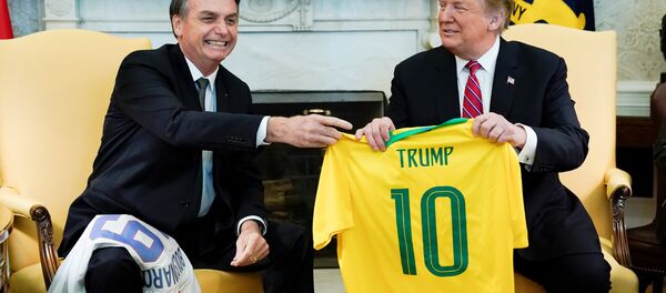 Jair Bolsonaro se reúne com Donald Trump no Salão Oval da Casa Branca - Sputnik Brasil