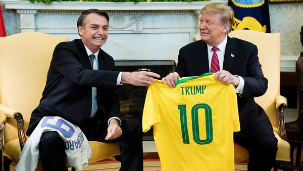 Jair Bolsonaro se reúne com Donald Trump no Salão Oval da Casa Branca - Sputnik Brasil