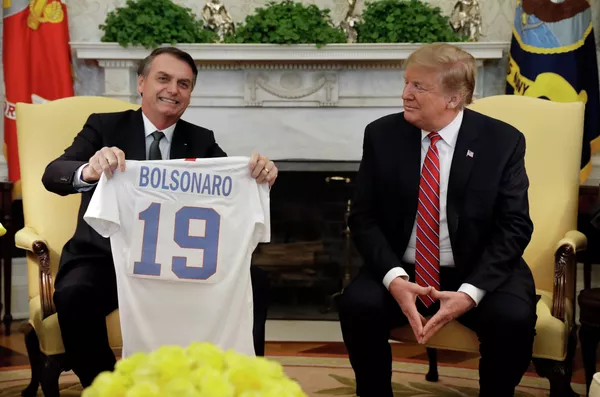 Ambientalistas preocupados: 'guru ambiental' de Bolsonaro aprova exploração estrangeira na Amazônia Ambientalistas preocupados: 'guru ambiental' de Bolsonaro aprova exploração estrangeira na Amazônia - Sputnik Brasil