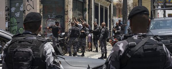 Polícia Militar no Rio de Janeiro durante operação no bairro de Santa Teresa, 8 de fevereiro de 2019 - Sputnik Brasil