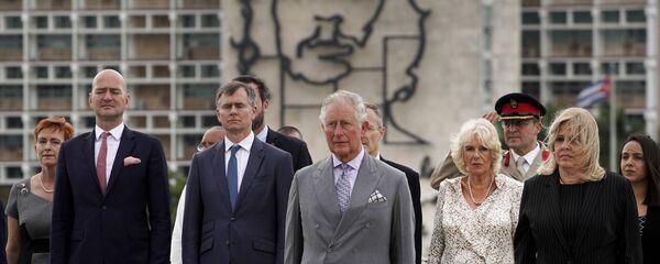 O príncipe Charles e a duquesa Camilla visitam Memorial José Martí, em Havana, 24 de março de 2019 O príncipe Charles e a duquesa Camilla visitam Memorial José Martí, em Havana, 24 de março de 2019 - Sputnik Brasil