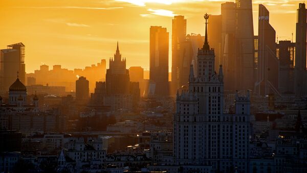 Vista de um arranha-céu, do Centro Internacional de Negócios de Moscou, Moscow City, e do Ministério das Relações Exteriores da Rússia, na capital russa - Sputnik Brasil