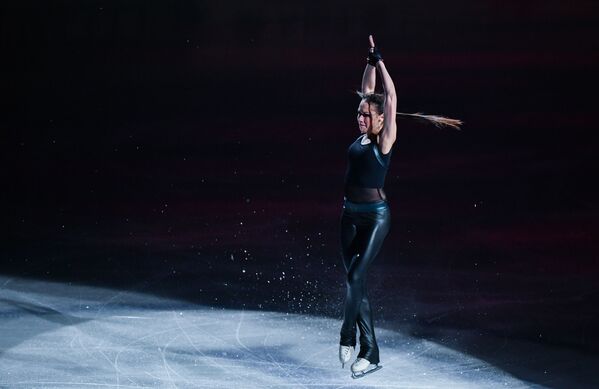 Patinadora russa Alina Zagitova se apresenta durante o Campeonato Mundial de Patinação Artística sobre Gelo de 2019 na cidade japonesa de Saitama - Sputnik Brasil