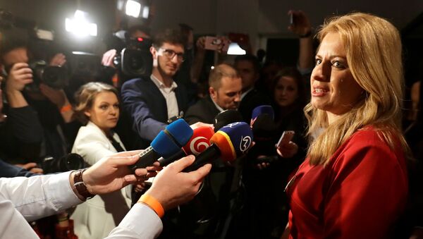 Zuzana Caputova, vencedora da eleição presidencial da Eslováquia, em conversa com jornalistas (arquivo) - Sputnik Brasil