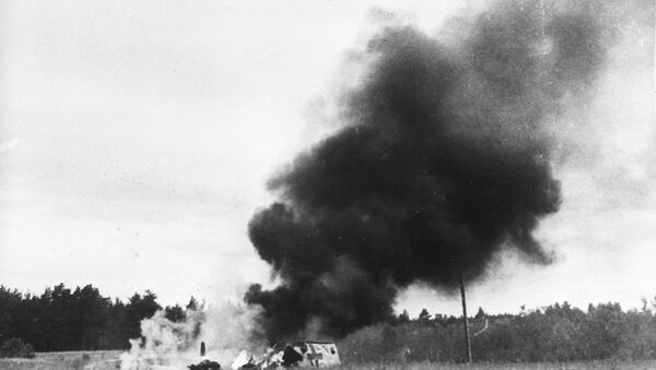 Avião nazi Messerschmitt em chamas - Sputnik Brasil