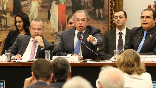Ministro da Economia, Paulo Guedes, na Comissão de Constituição e Justiça (CCJ) da Câmara, debatendo a reforma da Previdência - Sputnik Brasil