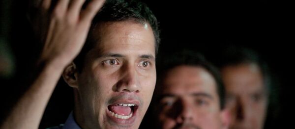 Líder da oposição venezuelana, Juan Guaidó, durante conferência de imprensa em Caracas (arquivo) - Sputnik Brasil