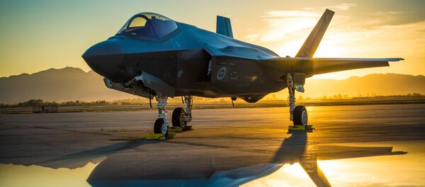 Caça americano F-35A Lighting II na Base Aérea de Luke, nos EUA, 27 de junho de 2018 - Sputnik Brasil