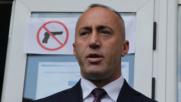 Ramush Haradinaj, candidate for Prime Minister, of the coalition of the former Kosovo Liberation Army (KLA) commanders AAK, PDK and NISMA speaks before the press during the Parliamentary elections in Pristina, Kosovo June 11, 2017. - Sputnik Brasil