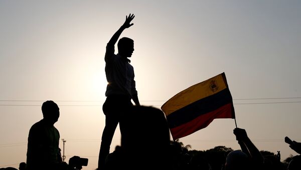 Líder oposicionista venezuelano Juan Guaidó, durante comício em San Mateo, Venezuela, em 22 de março de 2019 - Sputnik Brasil